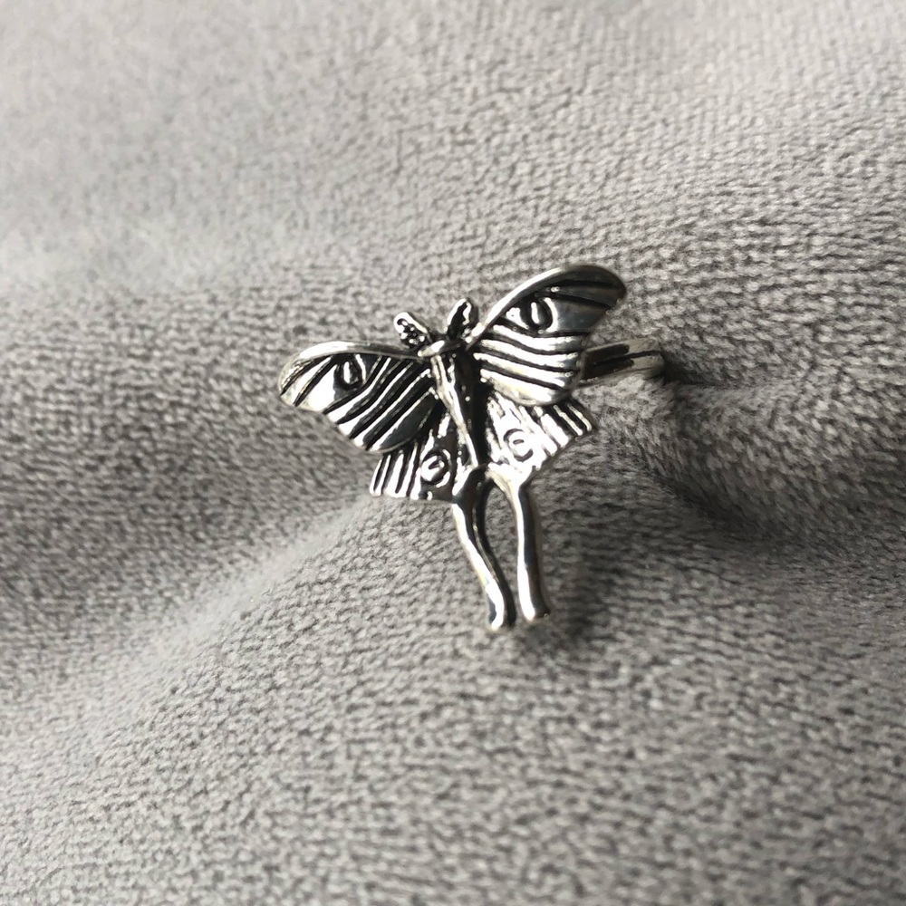 Butterfly Ring ~ Size 6 ~ Brand New!